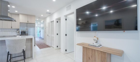 3 dormitorios villa en venta en Miami, Miami-Dade, Florida, USA № 614244 5