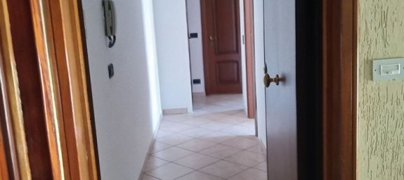 2-salle Appartement à Guidonia Montecelio, Italy No. 256354 7