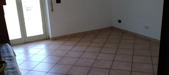2-salle Appartement à Guidonia Montecelio, Italy No. 256354 13