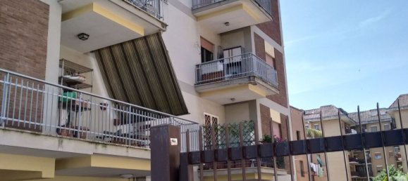 2-salle Appartement à Guidonia Montecelio, Italy No. 256354 6