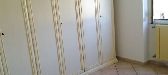 2-salle Appartement à Guidonia Montecelio, Italy No. 256354 2