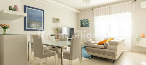 2 bedrooms Apartment in Rome, Italy No. 297501 3