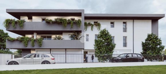 4 rooms Apartment in Ponte San Nicolò, Italy No. 66066 16