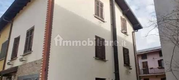 2 bedrooms Apartment in Inverigo, Italy No. 381201 2