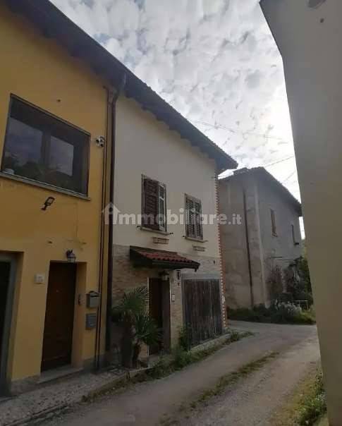 2 bedrooms Apartment in Inverigo, Italy No. 381201