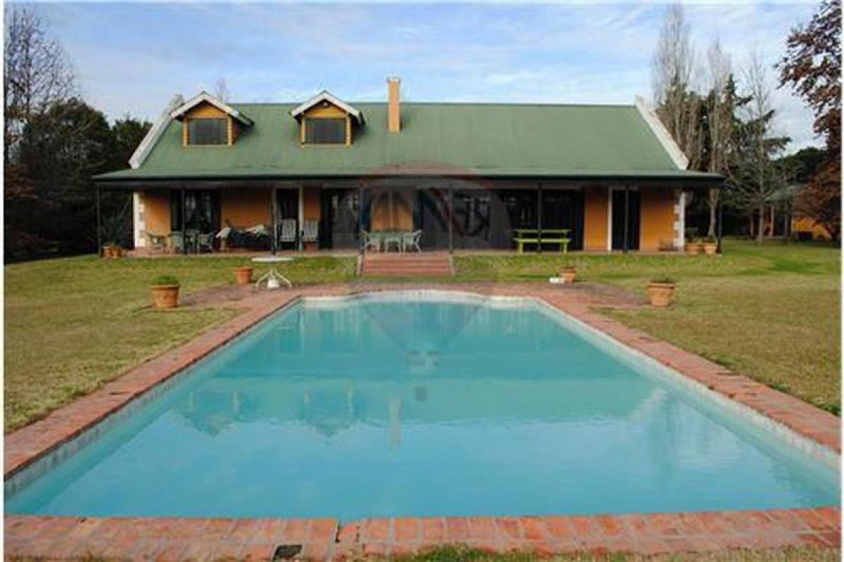 3 bedrooms House in Pilar, Argentina No. 51673