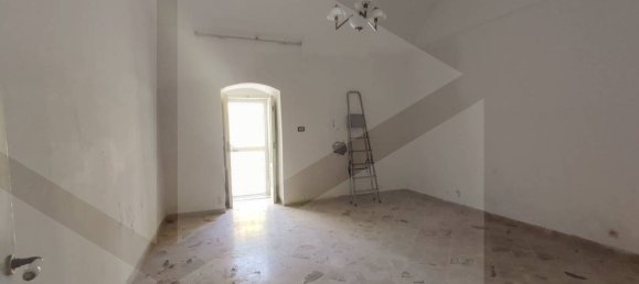 2-Zimmer Gewerbliche Immobilie in Bari, Italy, Nr. 22627 17