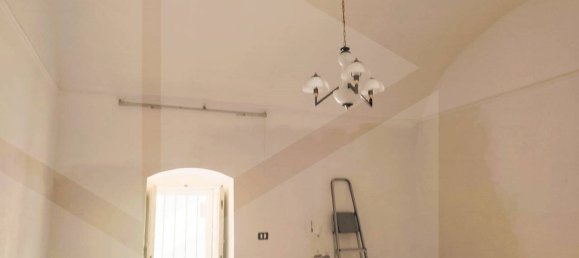 2-Zimmer Gewerbliche Immobilie in Bari, Italy, Nr. 22627 10