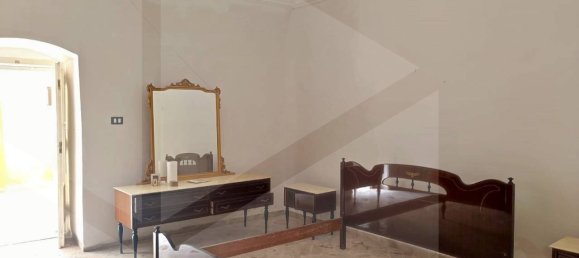 2-Zimmer Gewerbliche Immobilie in Bari, Italy, Nr. 22627 25