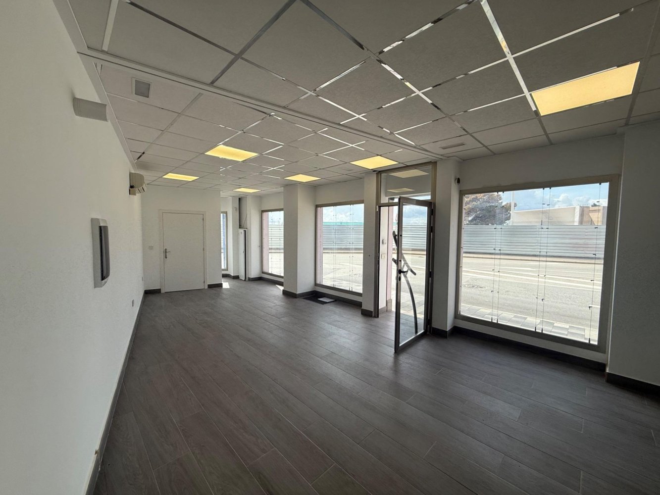 50m² Office in Torrevieja, Spain No. 294148