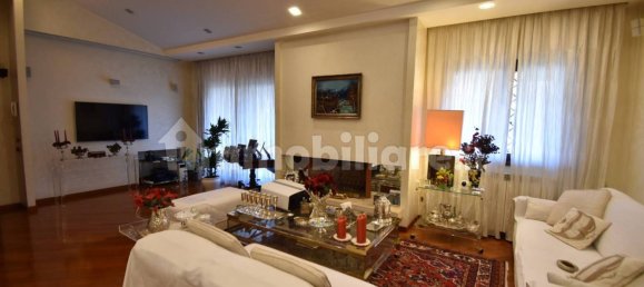 3 غرف نوم شقة في Rome, Italy رقم 350579 18