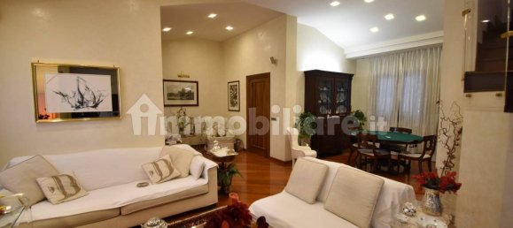 3 غرف نوم شقة في Rome, Italy رقم 350579 13