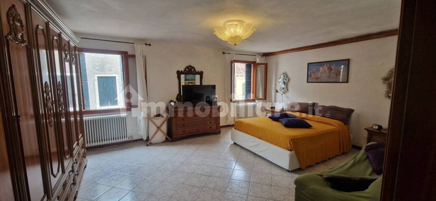 3 bedrooms House in Venice, Italy No. 359367