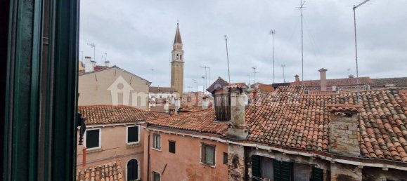 3 bedrooms House in Venice, Italy No. 359367 4