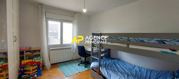 Casa de 3 dormitorios en Bezons, France No. 182060 20