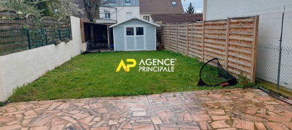 Casa de 3 dormitorios en Bezons, France No. 182060 2