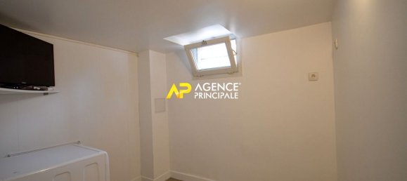 Casa de 3 dormitorios en Bezons, France No. 182060 17