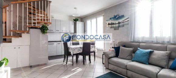 Apartamento de 3 habitaciónes en Monza, Italy No. 38925 76