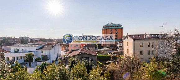 Apartamento de 3 habitaciónes en Monza, Italy No. 38925 145