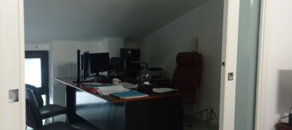 190m² Office in Naples, Italy No. 110343 3