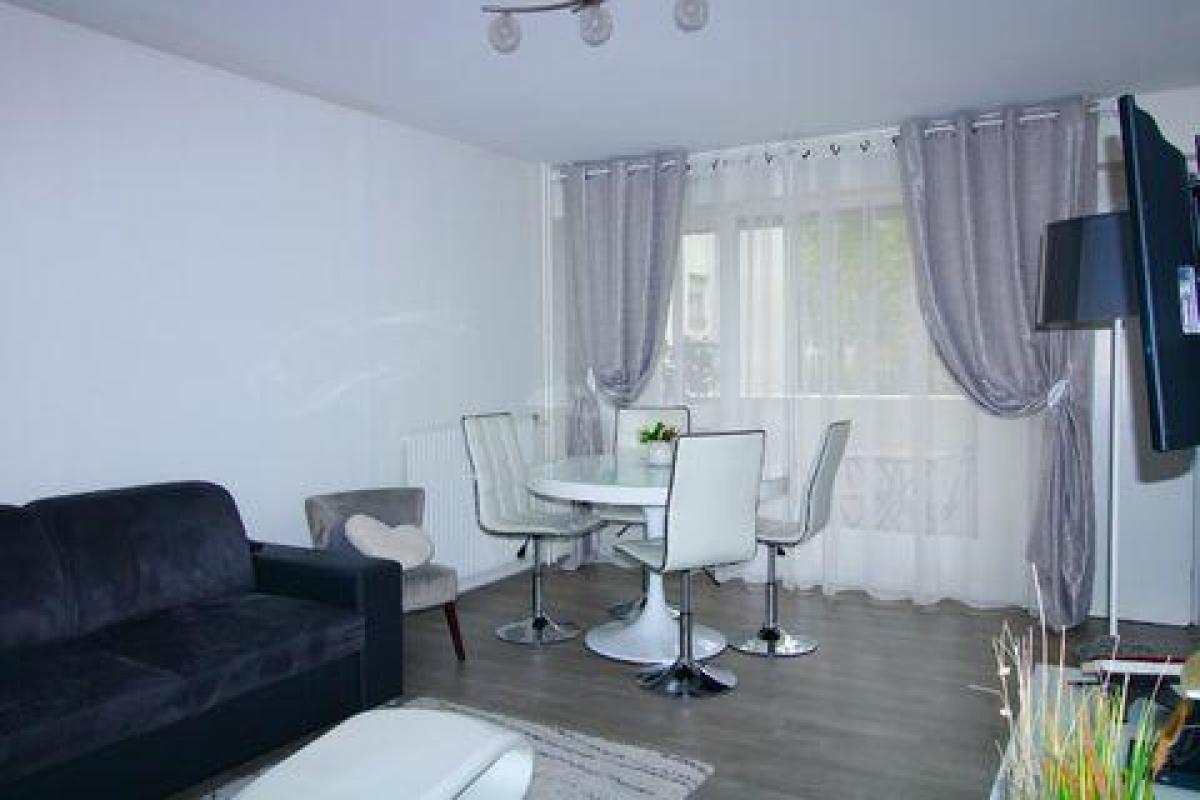 3 bedrooms Apartment in Cergy, France No. 34384