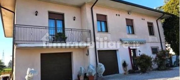 3 bedrooms Villa in Marcaria, Italy No. 310959 4