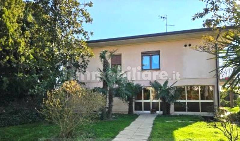 3 bedrooms Villa in Marcaria, Italy No. 310959