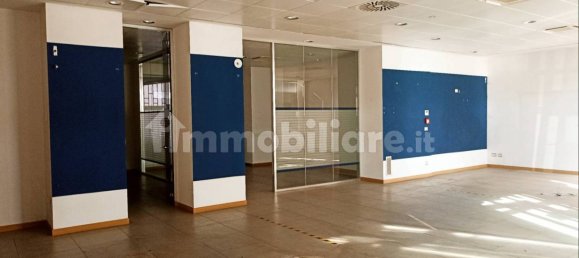 3 rooms Commercial property in Turin, Italy No. 165406 30