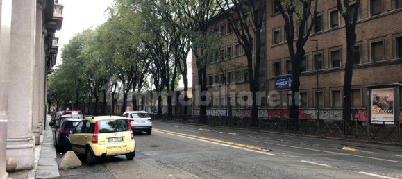 3 rooms Commercial property in Turin, Italy No. 165406 5