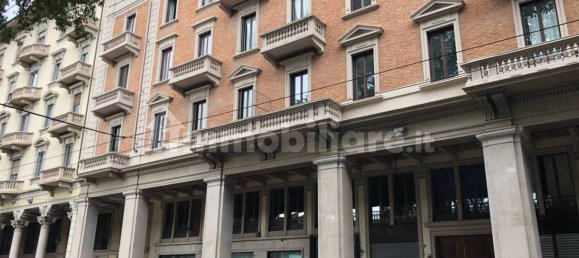 3 rooms Commercial property in Turin, Italy No. 165406 10