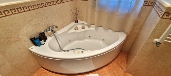 Apartamento de 4 dormitorios en Trani, Italy No. 342955 80