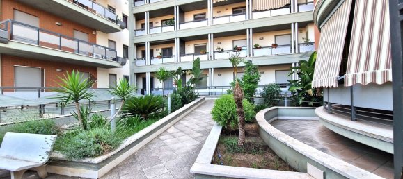 Apartamento de 4 dormitorios en Trani, Italy No. 342955 65