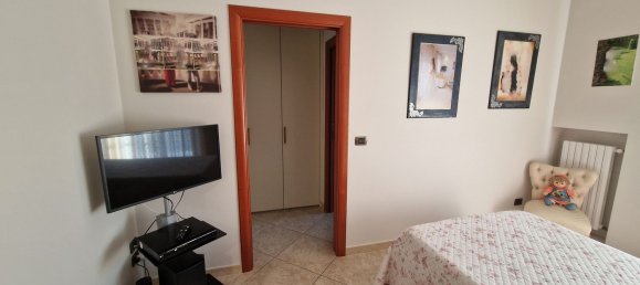 Apartamento de 4 dormitorios en Trani, Italy No. 342955 54