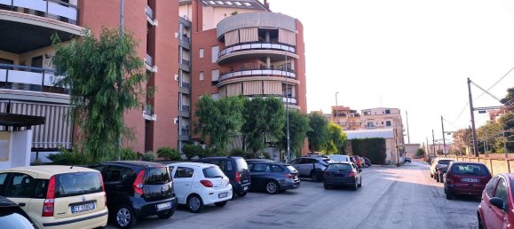 Apartamento de 4 dormitorios en Trani, Italy No. 342955 71