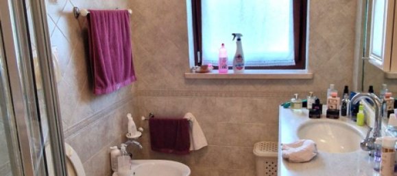 Apartamento de 4 dormitorios en Trani, Italy No. 342955 56