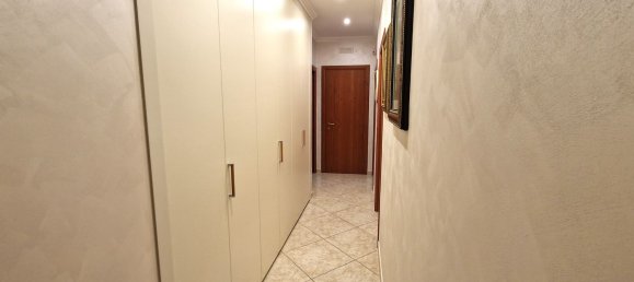Apartamento de 4 dormitorios en Trani, Italy No. 342955 16