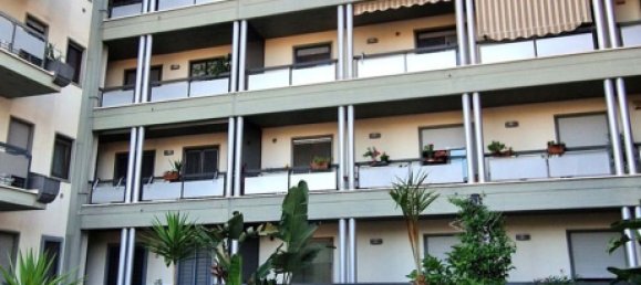 Apartamento de 4 dormitorios en Trani, Italy No. 342955 67