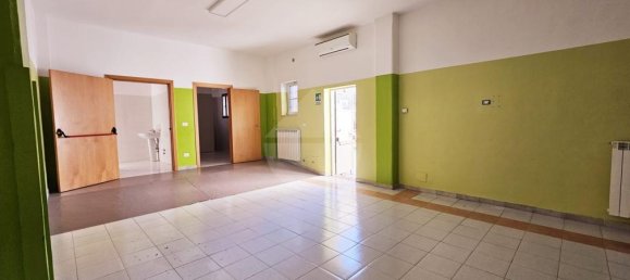 1غرفة عقار تجاري في Palo del Colle, Italy رقم 135150 8