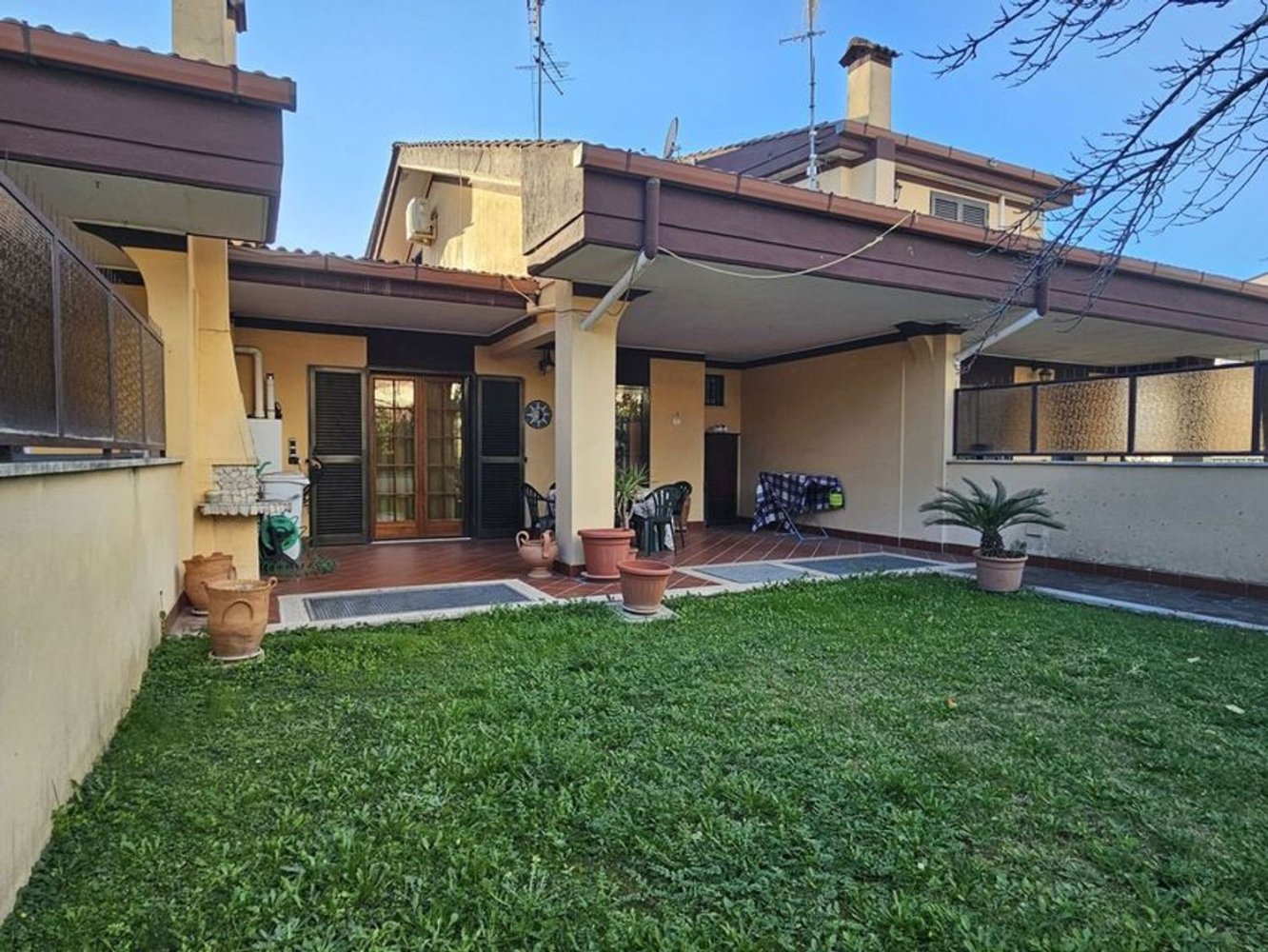 6 rooms House in Guidonia Montecelio, Italy No. 195320