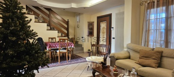 6 rooms House in Guidonia Montecelio, Italy No. 195320 5