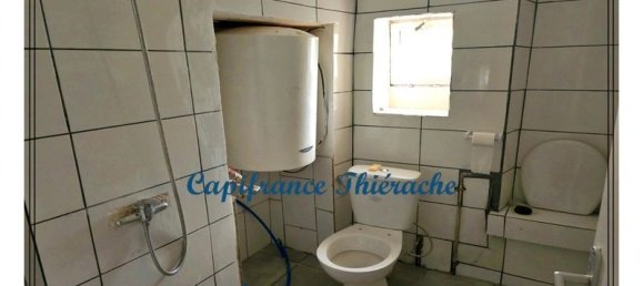 2 bedrooms House in Hirson, France No. 58918 3