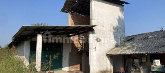 3 Schlafzimmer Haus in Mortara, Italy, Nr. 5785 18