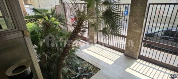 2 bedrooms Apartment in Milan, Italy No. 331544 2