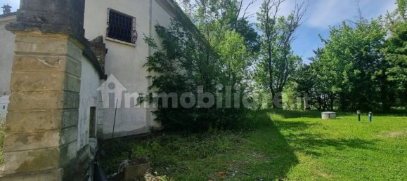 8 bedrooms Villa in Modena, Italy No. 140702 3