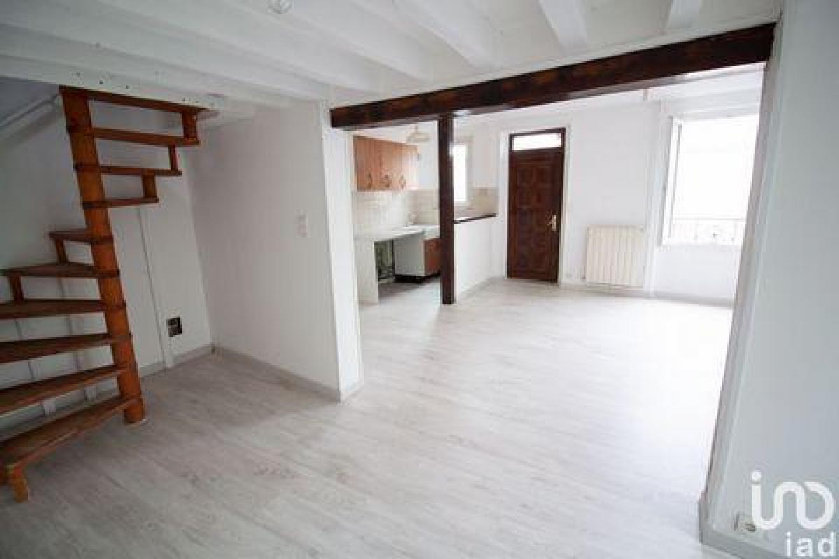 Casa de 4 dormitorios en Coulommiers, France No. 26771