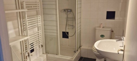 Estudio en Paris, France No. 327808 2