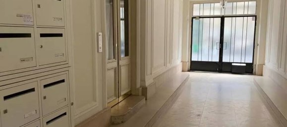 Estudio en Paris, France No. 327808 7