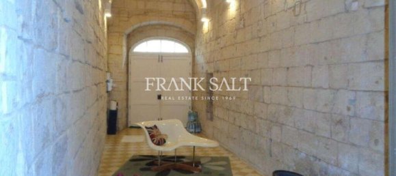4 bedrooms Townhouse in Birkirkara, Malta No. 2443 9