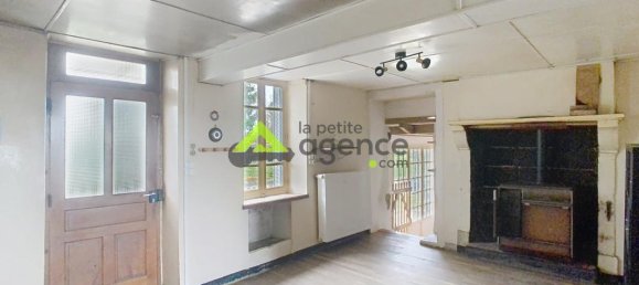 3 bedrooms House in Saint-Loup, France No. 95903 2