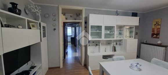 Apartamento de 3 dormitorios en Valsamoggia, Italy No. 257875 4